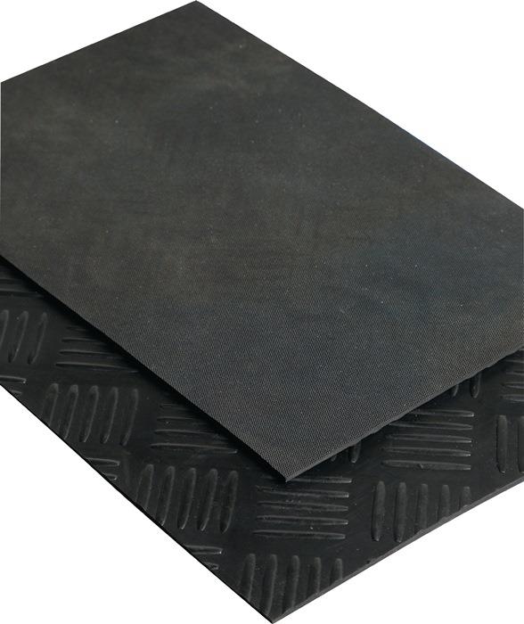 Hammerschlagmatte Breite 1,4 m Länge 10 m Dicke 3 mm schwarz NR/SBR Rolle MÖLLER