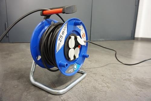 Kabeltrommel Garant 25m H05VV-F 3x1,5 mm² 240mm 4 Schutzkon.steckd.