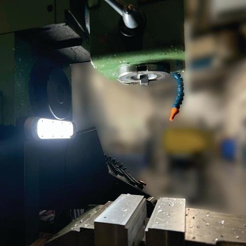 LED-Maschinenleuchte Lichtleiste L 24 W 2400 lm BAUER & BÖCKER