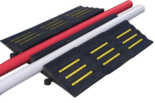 Gummi Schlauchbrücke HR 3 bis 75 mm für 2 Schläuche 12 kg 84 mm 302 mm 855 mm