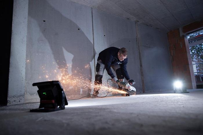 LED-Akku-Baustrahler 4000 MA 40 W 4500 lm 18 V IP65 BRENNENSTUHL