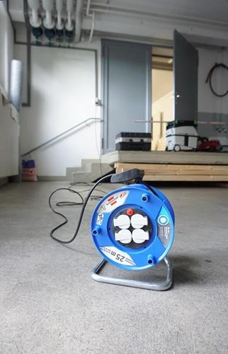 Kabeltrommel Garant 25m H05VV-F 3x1,5 mm² 240mm 4 Schutzkon.steckd.