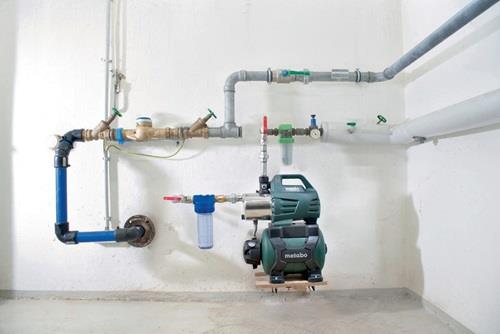 Hauswasserwerk HWW 6000/25 Inox 6000 l/h 55m 8m 1300W STA 24l METABO