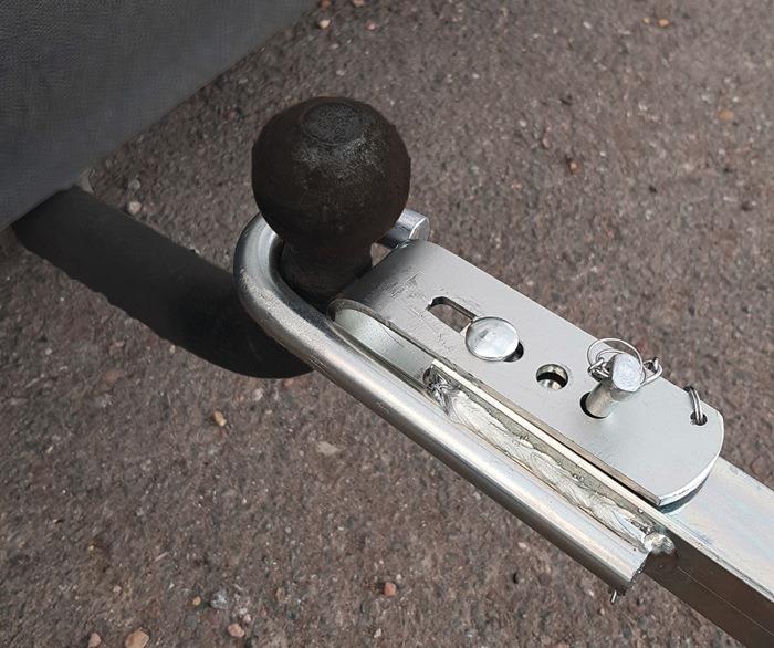 Abschleppstange Stahl verzinkt L75xB1990xH60mm 5,1 kg rot-weiß HP AUTOZUBEHÖR